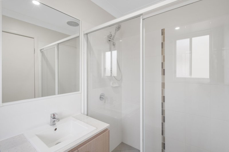 Photo - 1/16 Brittany Court, Gleneagle QLD 4285 - Image 5