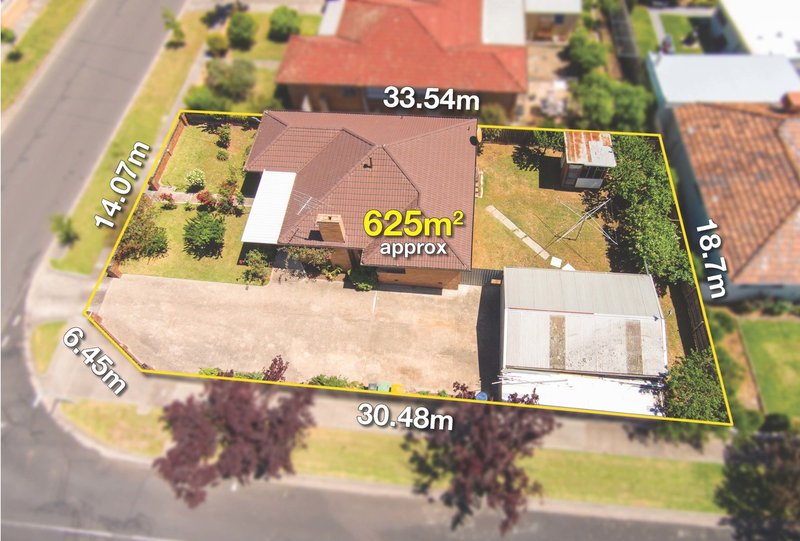 Photo - 116 Broadhurst Avenue, Reservoir VIC 3073 - Image 2