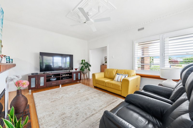 Photo - 1/16 Bulmer Street, Lakes Entrance VIC 3909 - Image 7