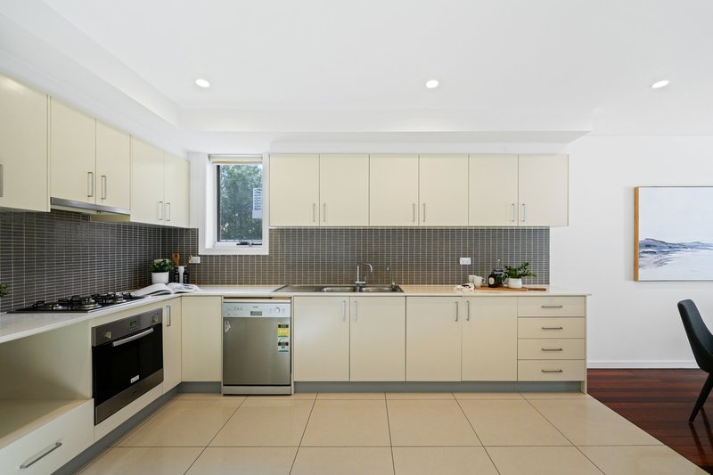 Photo - 1/16 Carson Street, Dundas Valley NSW 2117 - Image 3