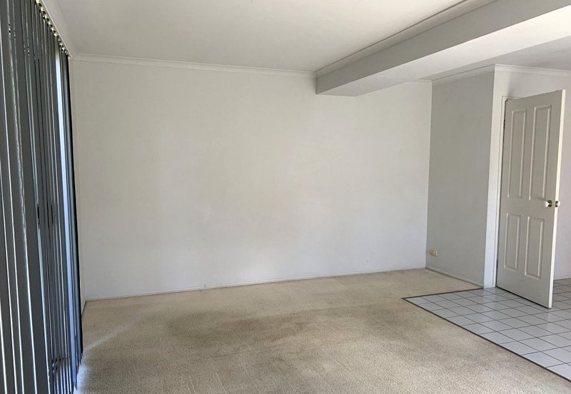 Photo - 1/16 Cooper Place, Morayfield QLD 4506 - Image 4