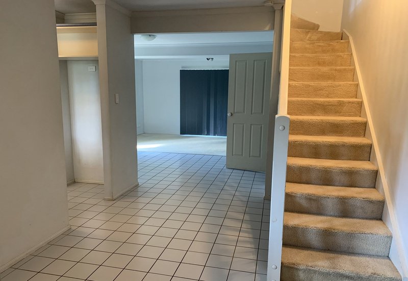 Photo - 1/16 Cooper Place, Morayfield QLD 4506 - Image 6