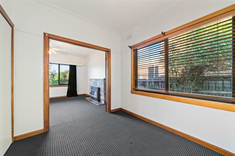 Photo - 1/16 Corrigan Street, Burwood VIC 3125 - Image 2