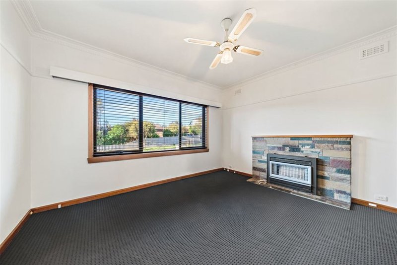 Photo - 1/16 Corrigan Street, Burwood VIC 3125 - Image 6