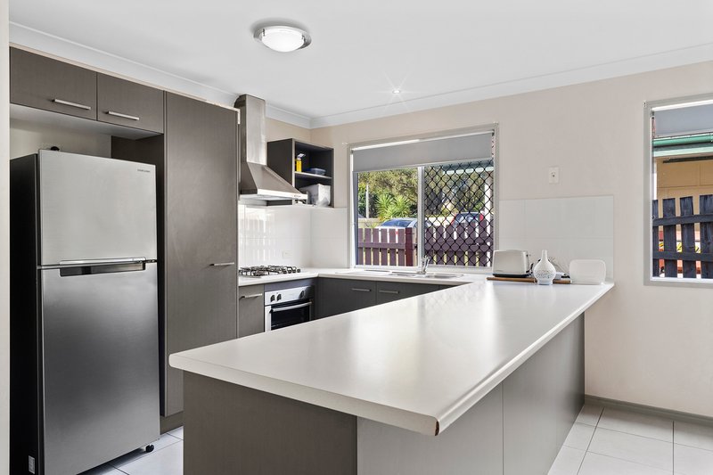 Photo - 1/16 Coverack Street, Leichhardt QLD 4305 - Image 2