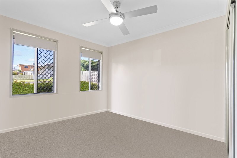 Photo - 1/16 Coverack Street, Leichhardt QLD 4305 - Image 4