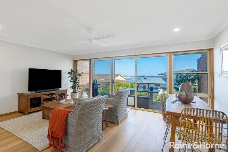 Photo - 1/16 Crown Street, Belmont NSW 2280 - Image 5