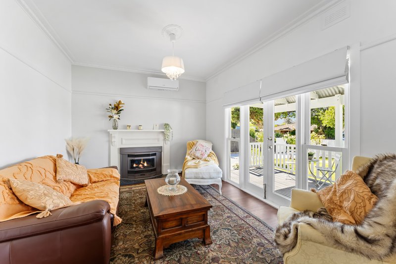 Photo - 1/16 Farnham Road, Bayswater VIC 3153 - Image 2