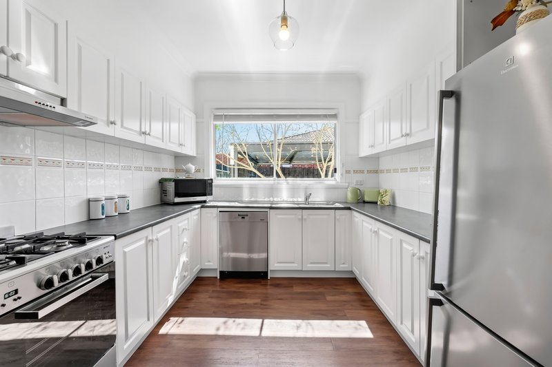 Photo - 1/16 Farnham Road, Bayswater VIC 3153 - Image 6