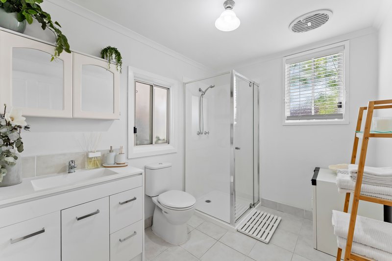 Photo - 1/16 Farnham Road, Bayswater VIC 3153 - Image 9