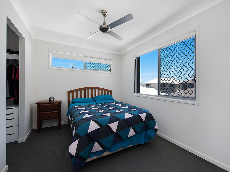 Photo - 1/16 Hideaway Street, Birtinya QLD 4575 - Image 7