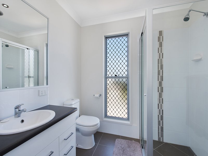 Photo - 1/16 Hideaway Street, Birtinya QLD 4575 - Image 8