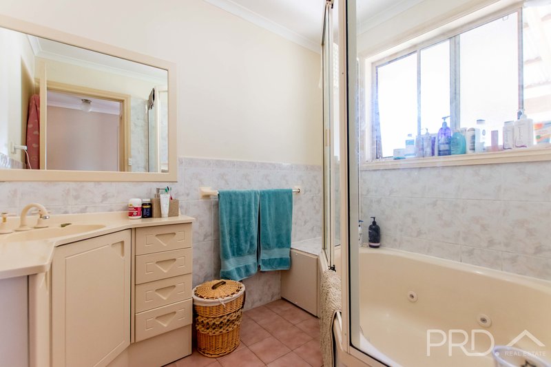 Photo - 116 Howick Street, Tumut NSW 2720 - Image 11