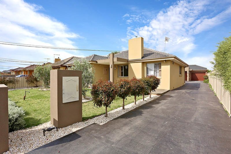 Photo - 1/16 Larch Street, Thomastown VIC 3074 - Image 2