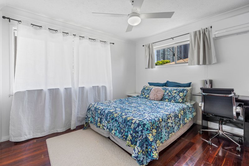 Photo - 1/16 Lather Street, Southport QLD 4215 - Image 11