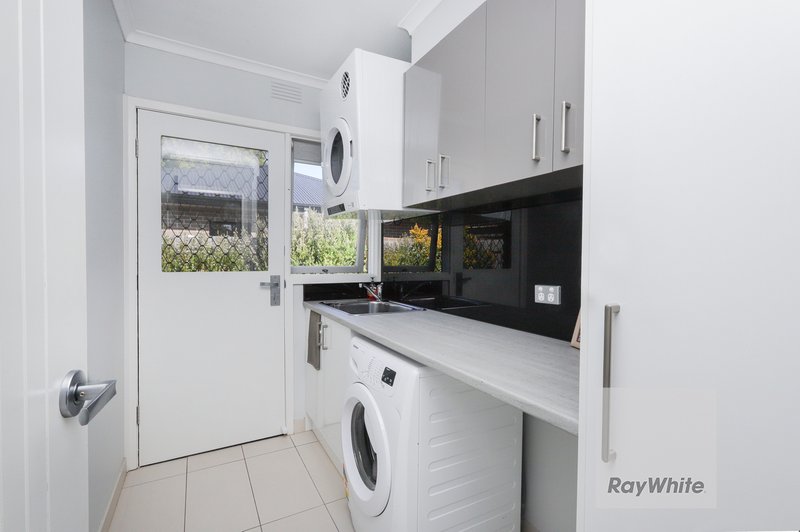 Photo - 116 Lomond Ave, , Kilsyth VIC 3137 - Image 3