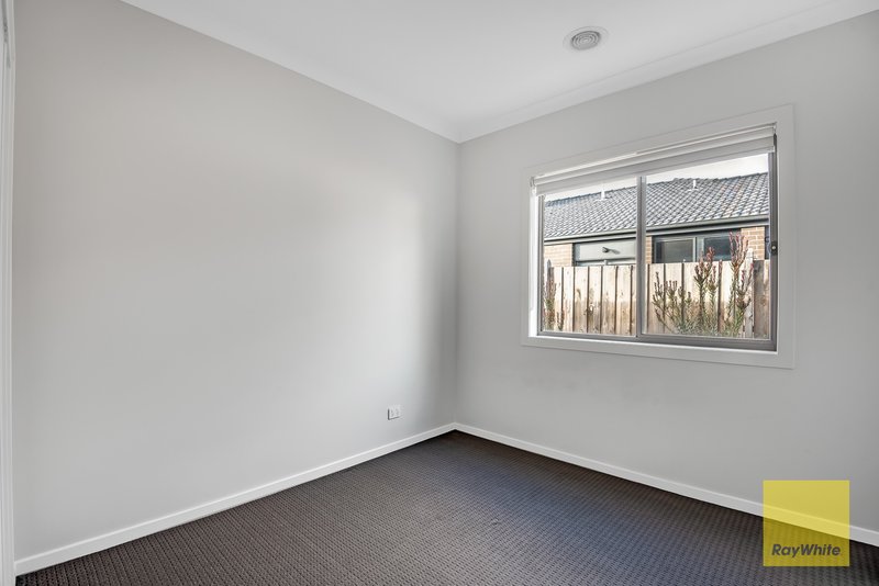 Photo - 116 Modern Crescent, Tarneit VIC 3029 - Image 6