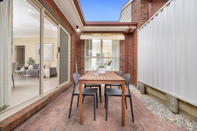 Photo - 1/16 Montclair Avenue, Glen Waverley VIC 3150 - Image 11