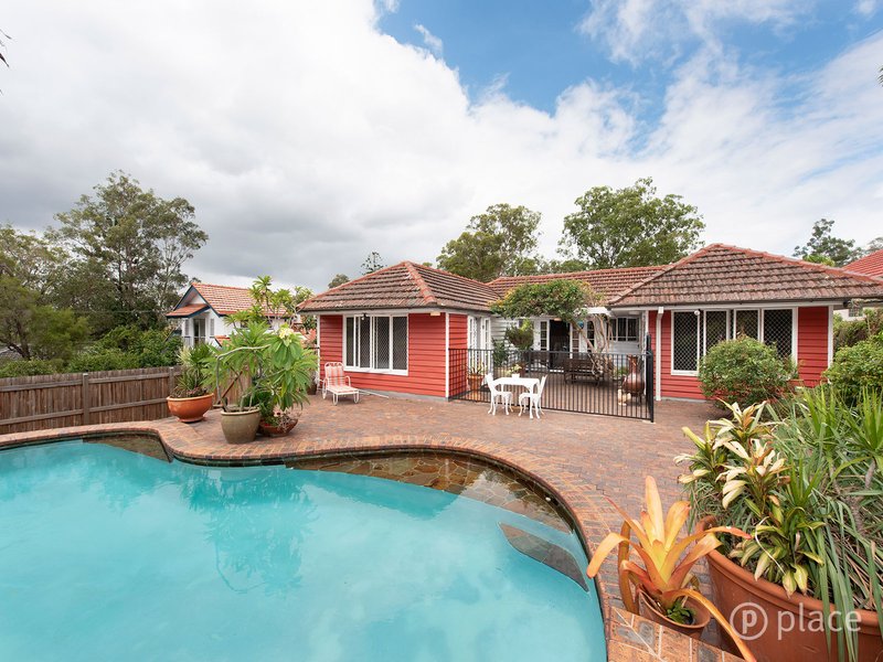 116 Ninth Avenue, St Lucia QLD 4067