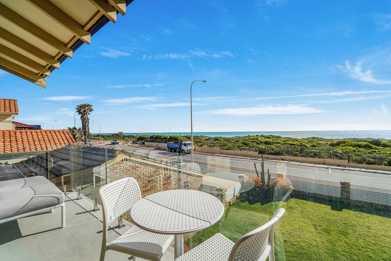 Photo - 116 Oceanside Promenade, Mullaloo WA 6027 - Image 5