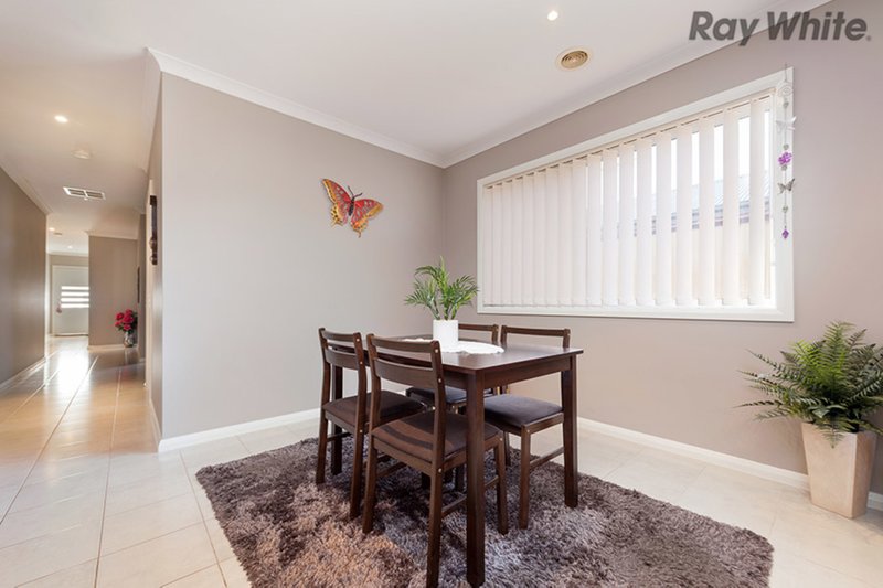 Photo - 1/16 Pangbourne Avenue, Melton West VIC 3337 - Image 4