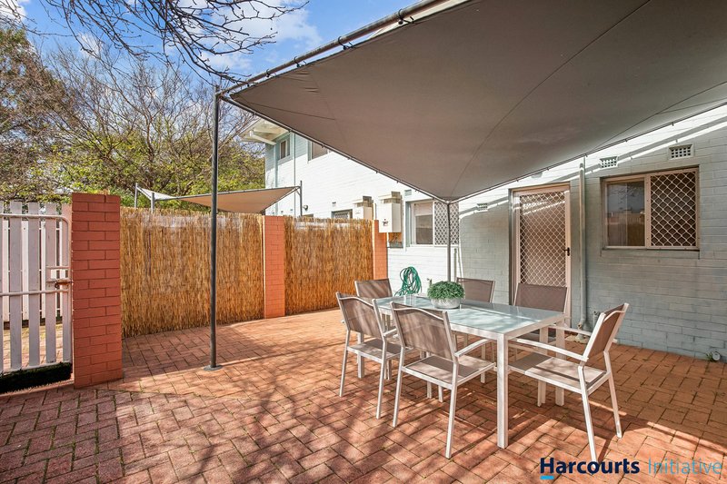 Photo - 11/6 Seaton Place, Girrawheen WA 6064 - Image 17