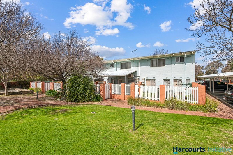 Photo - 11/6 Seaton Place, Girrawheen WA 6064 - Image 19