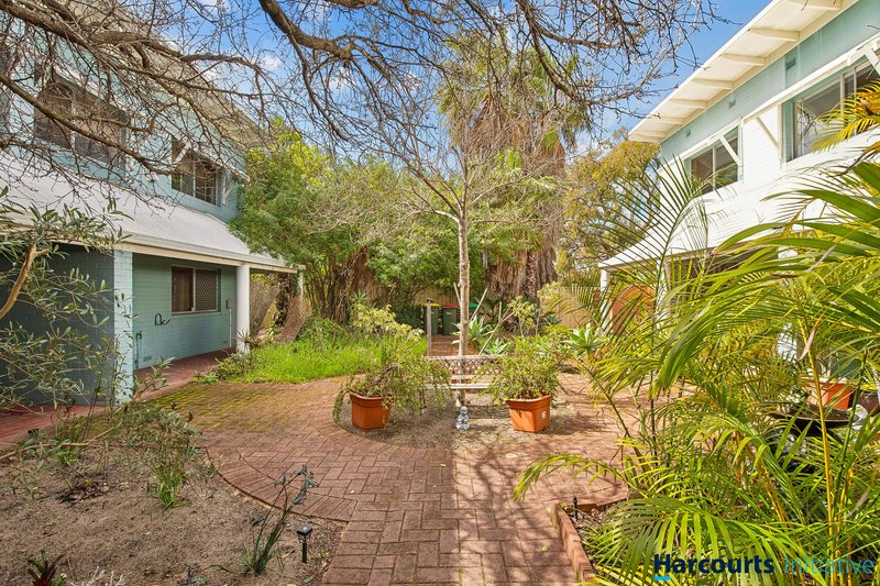 Photo - 11/6 Seaton Place, Girrawheen WA 6064 - Image 22