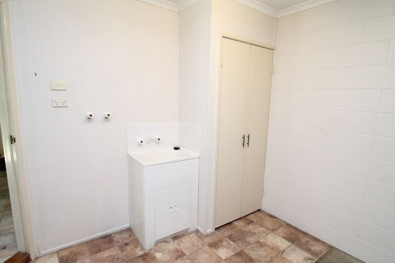 Photo - 1/16 Sharyn Drive, Gladstone Central QLD 4680 - Image 5