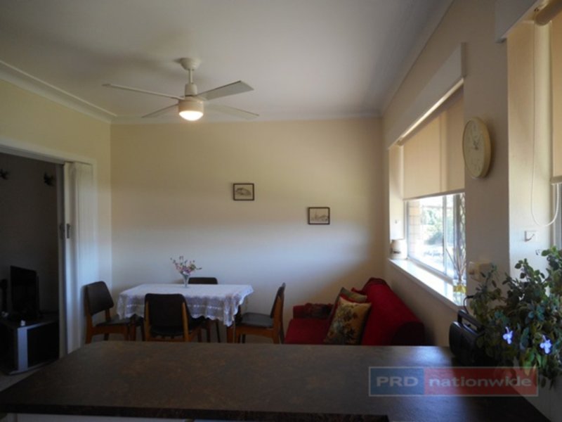 Photo - 116 Simpson Street, Tumut NSW 2720 - Image 7