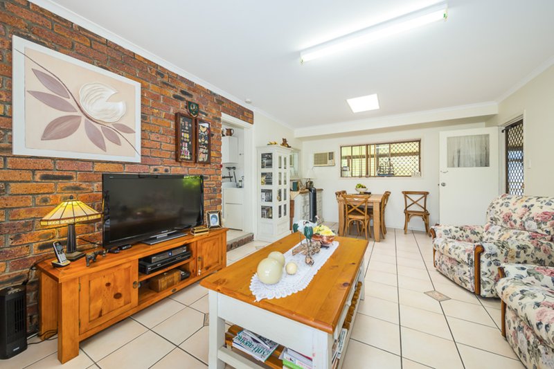 Photo - 116 Sunderland Drive, Banksia Beach QLD 4507 - Image 2