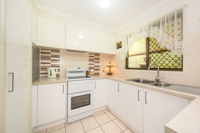 Photo - 116 Sunderland Drive, Banksia Beach QLD 4507 - Image 5