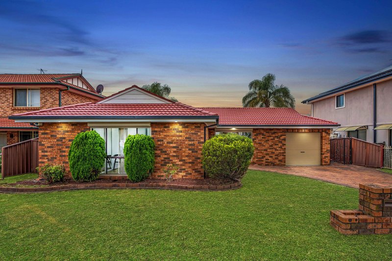 Photo - 116 Swan Circuit, Green Valley NSW 2168 - Image 1