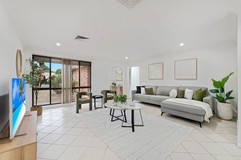 Photo - 116 Swan Circuit, Green Valley NSW 2168 - Image 3