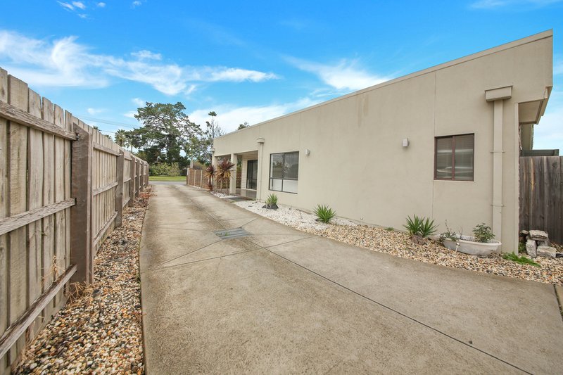 Photo - 1/16 Theodore Avenue, Noble Park VIC 3174 - Image 5