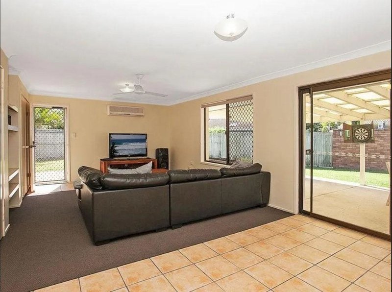 Photo - 1/16 Timana Avenue, Mermaid Waters QLD 4218 - Image 2