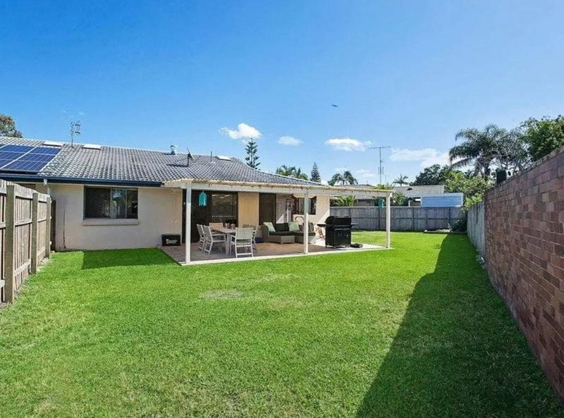 Photo - 1/16 Timana Avenue, Mermaid Waters QLD 4218 - Image 7