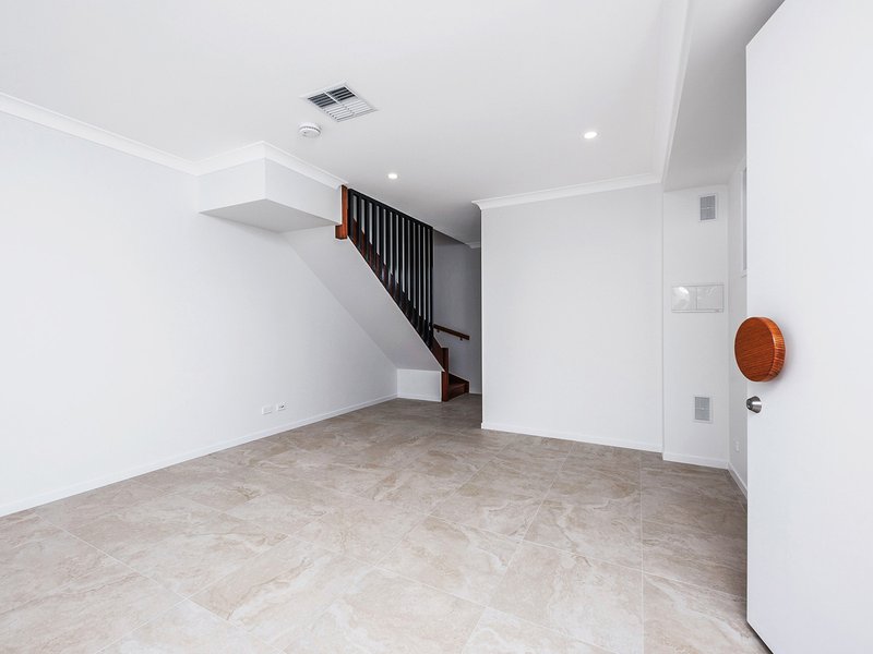 Photo - 1/16 Wilton Terrace, Yeronga QLD 4104 - Image 7