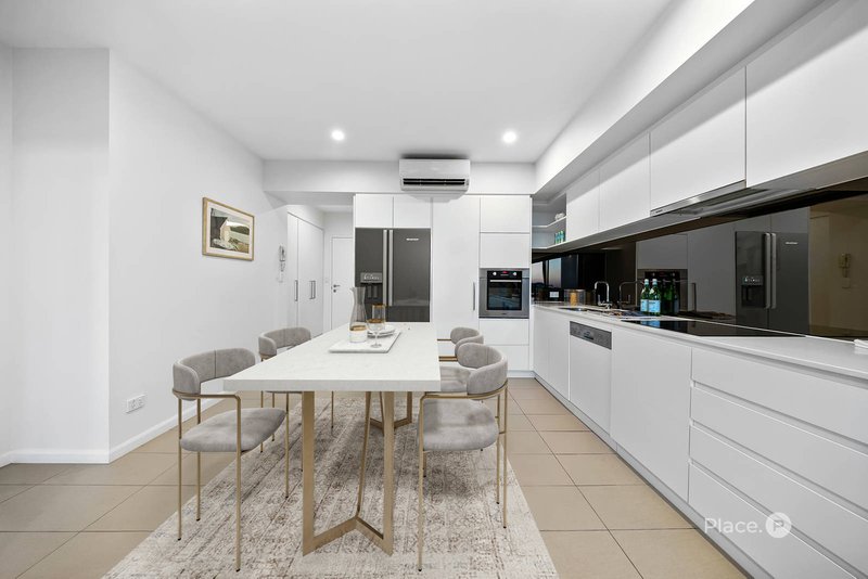 Photo - 11603/300 Old Cleveland Road, Coorparoo QLD 4151 - Image 4