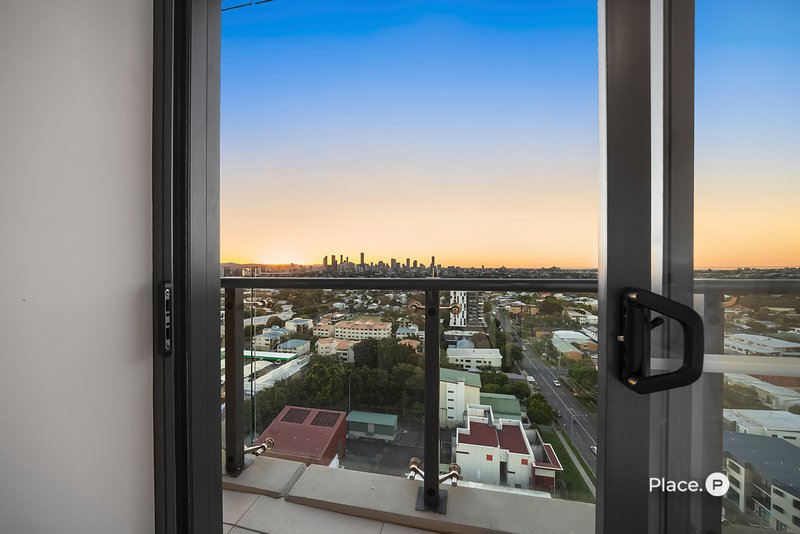Photo - 11603/300 Old Cleveland Road, Coorparoo QLD 4151 - Image 11
