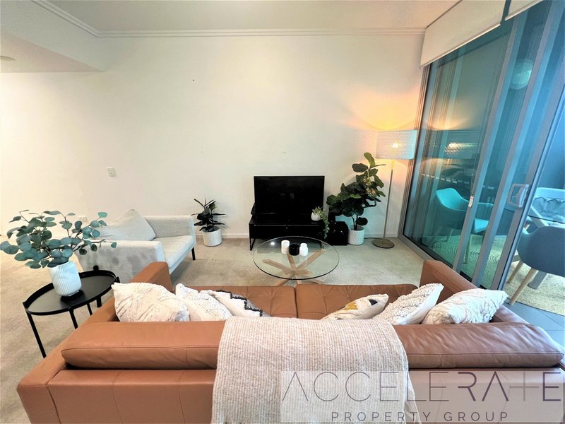 Photo - 11605/8 Harbour Road, Hamilton QLD 4007 - Image 2