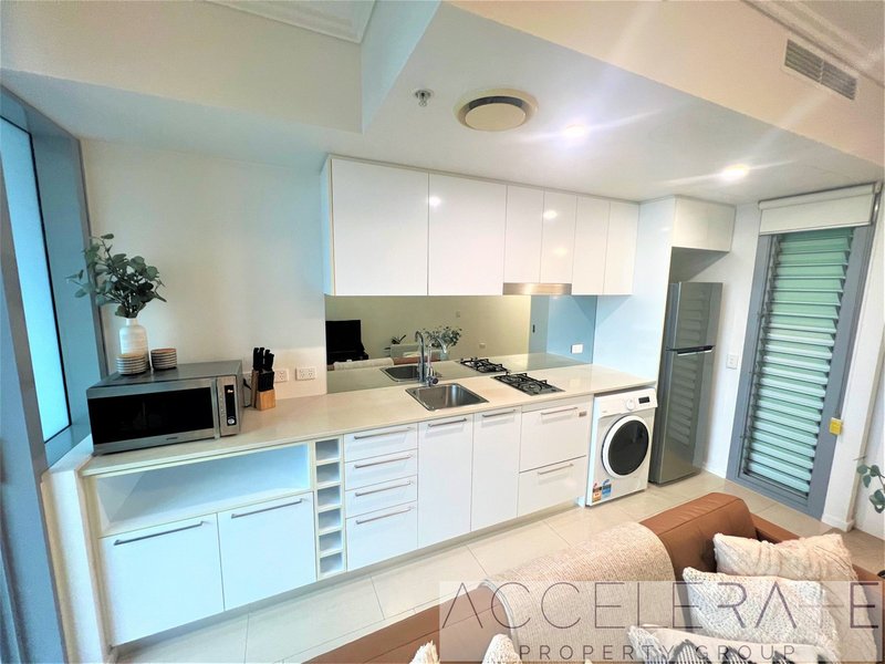 Photo - 11605/8 Harbour Road, Hamilton QLD 4007 - Image 4