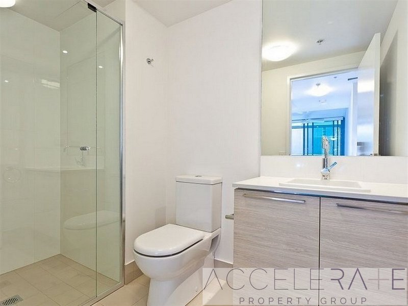 Photo - 11605/8 Harbour Road, Hamilton QLD 4007 - Image 8