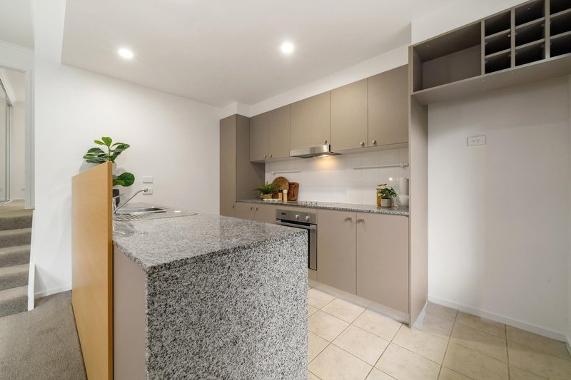 Photo - 11/62 Lowanna Street, Braddon ACT 2612 - Image 5