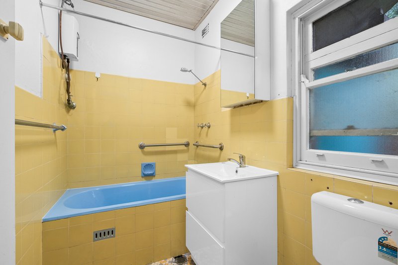 Photo - 1/162 Willarong Road, Caringbah NSW 2229 - Image 6