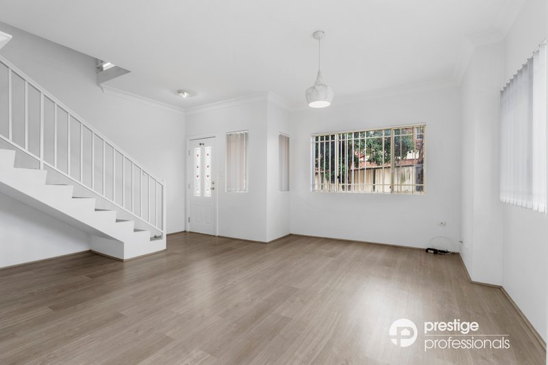 Photo - 1/163 Epsom Road, Chipping Norton NSW 2170 - Image 2