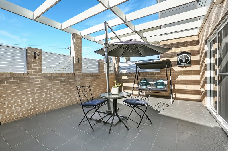 Photo - 1/163 Wyndarra Way, Koonawarra NSW 2530 - Image 10