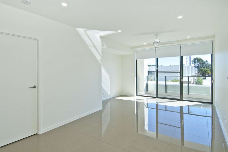 Photo - 116/37 Sickle Avenue, Hope Island QLD 4212 - Image 9