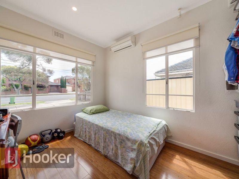 Photo - 1/165 Mitchell Street, Maidstone VIC 3012 - Image 3