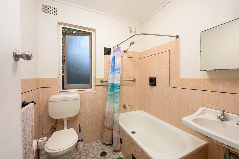Photo - 1/166 Willarong Road, Caringbah NSW 2229 - Image 7